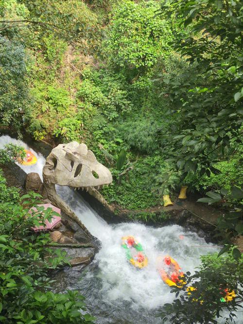 古龙峡漂流的特色景点